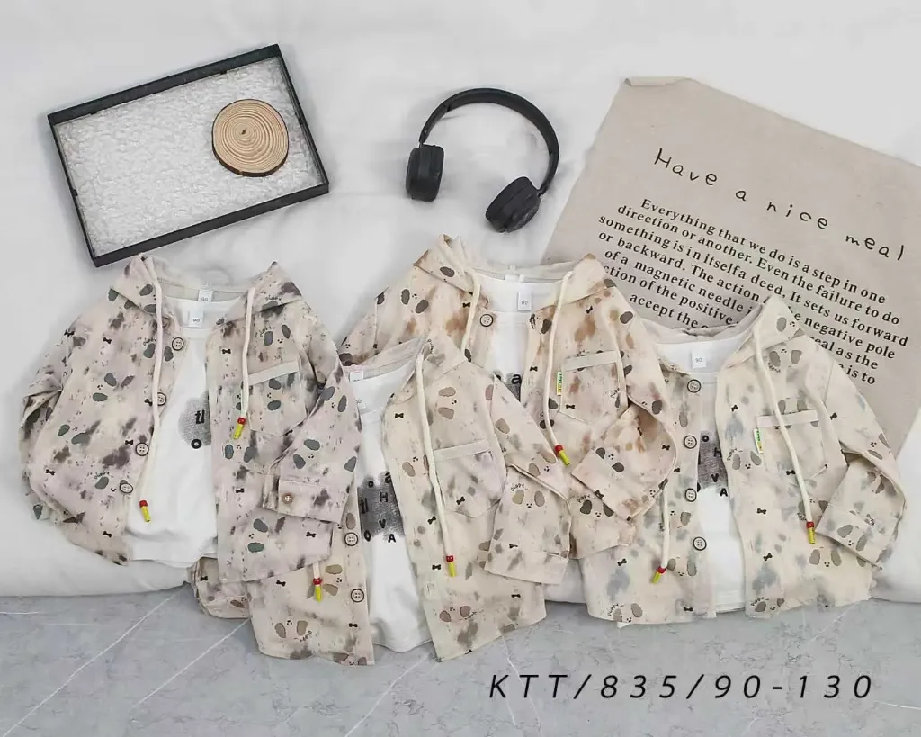 满印大耳朵小狗连帽开衫