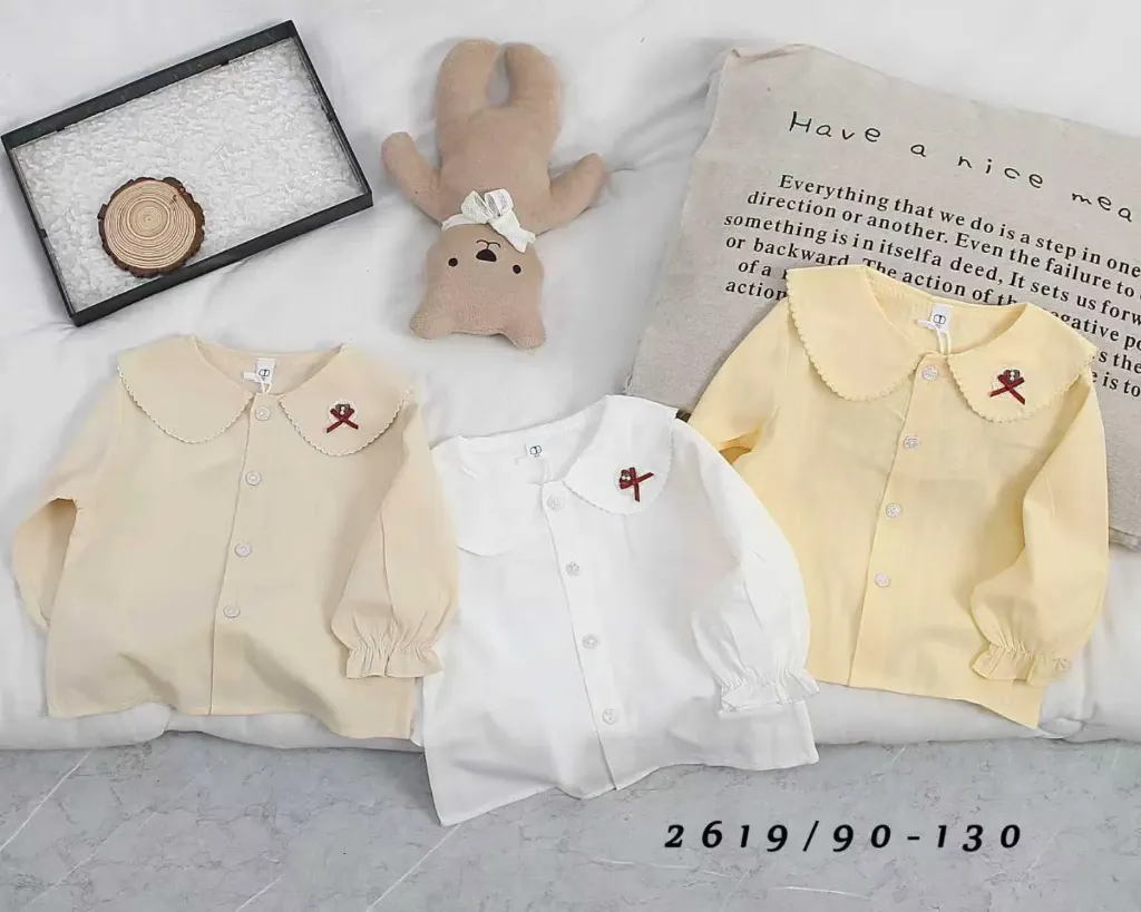 领一蝴蝶结标衬衫