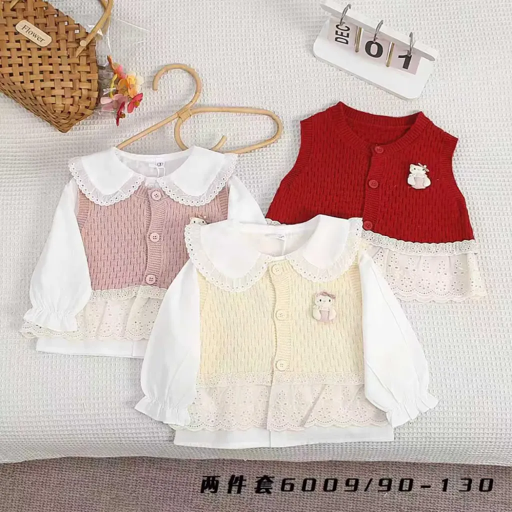 三扣一kitty花边毛衣二件套