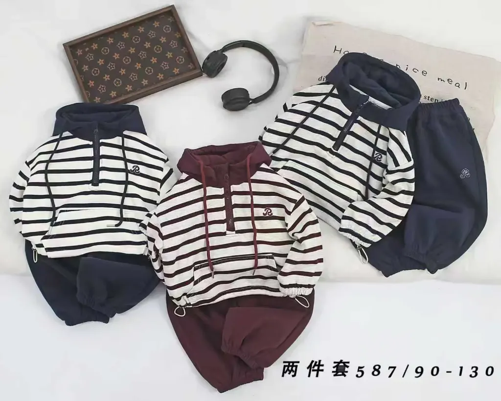 [250010587141] R连帽二件套 (白色)