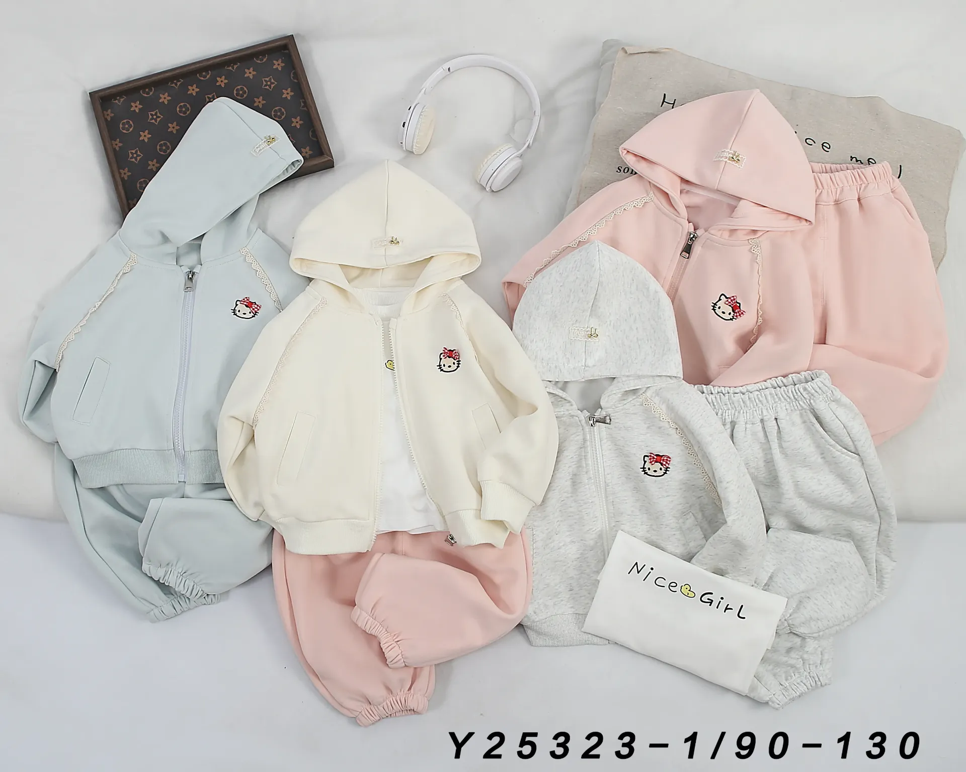 [250090323147] Kitty猫袖花边连帽开衫二件套 (米色)