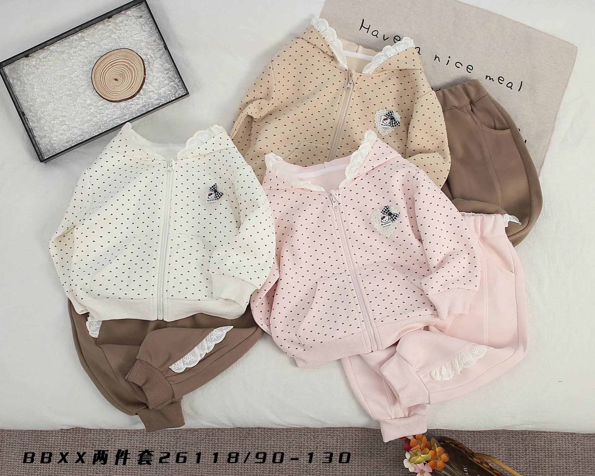 满印爱心helloKitty蝴蝶结标连帽开衫二件套