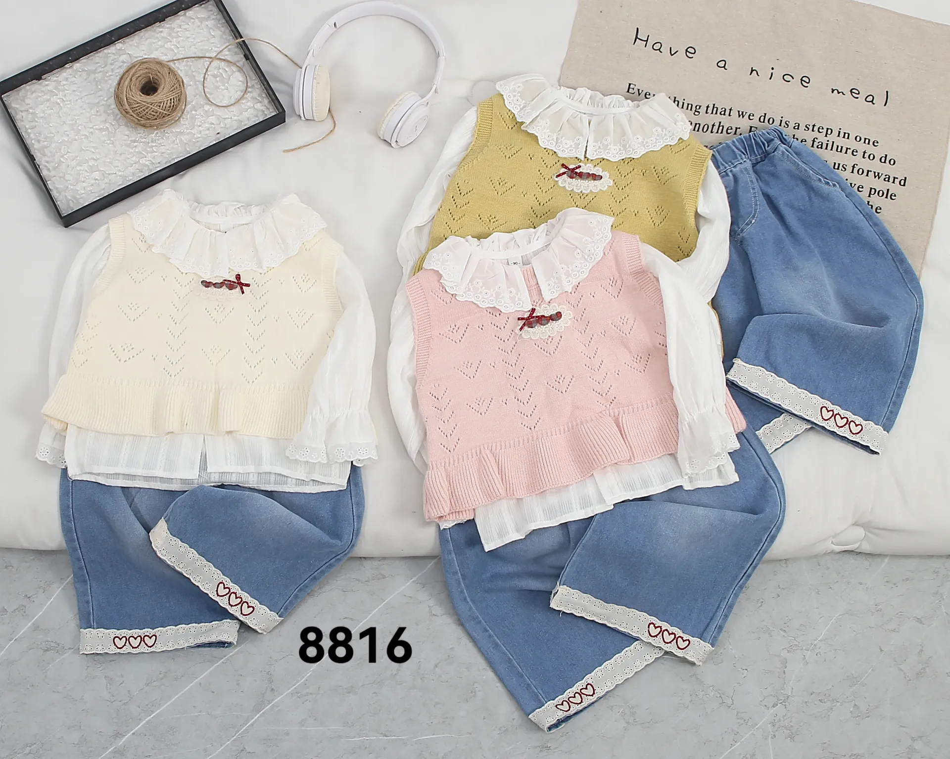 三爱心蝴蝶结标毛衣三件套