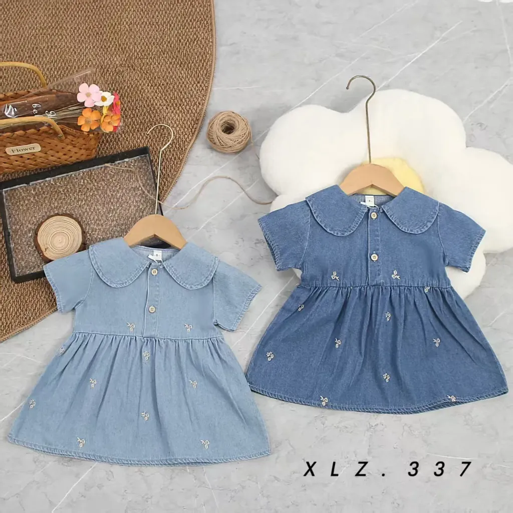 二扣牛仔碎花裙